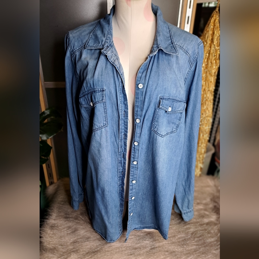 Torrid Chambray Button Down Medium Wash Cotton De… - image 8